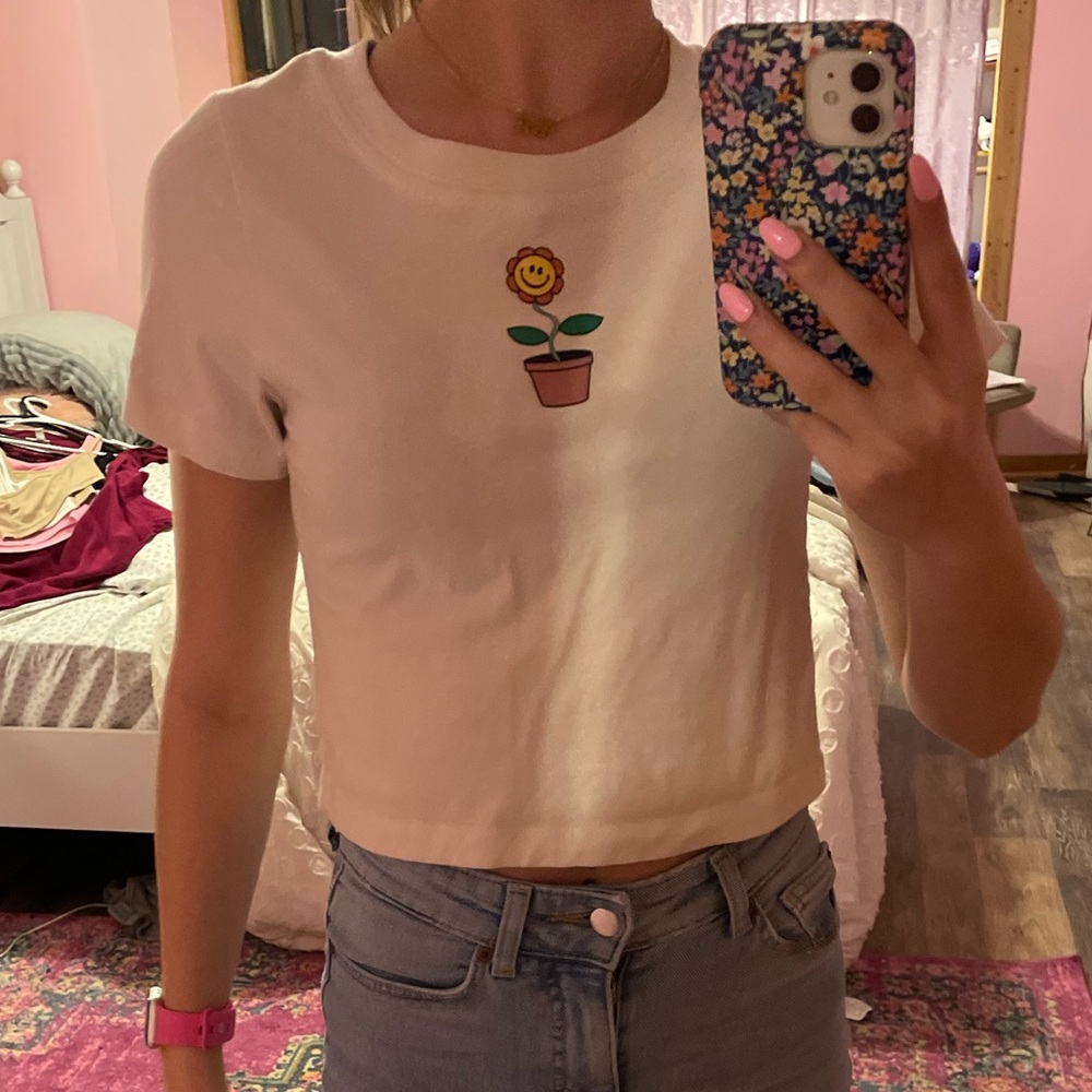 Pacsun flower tee